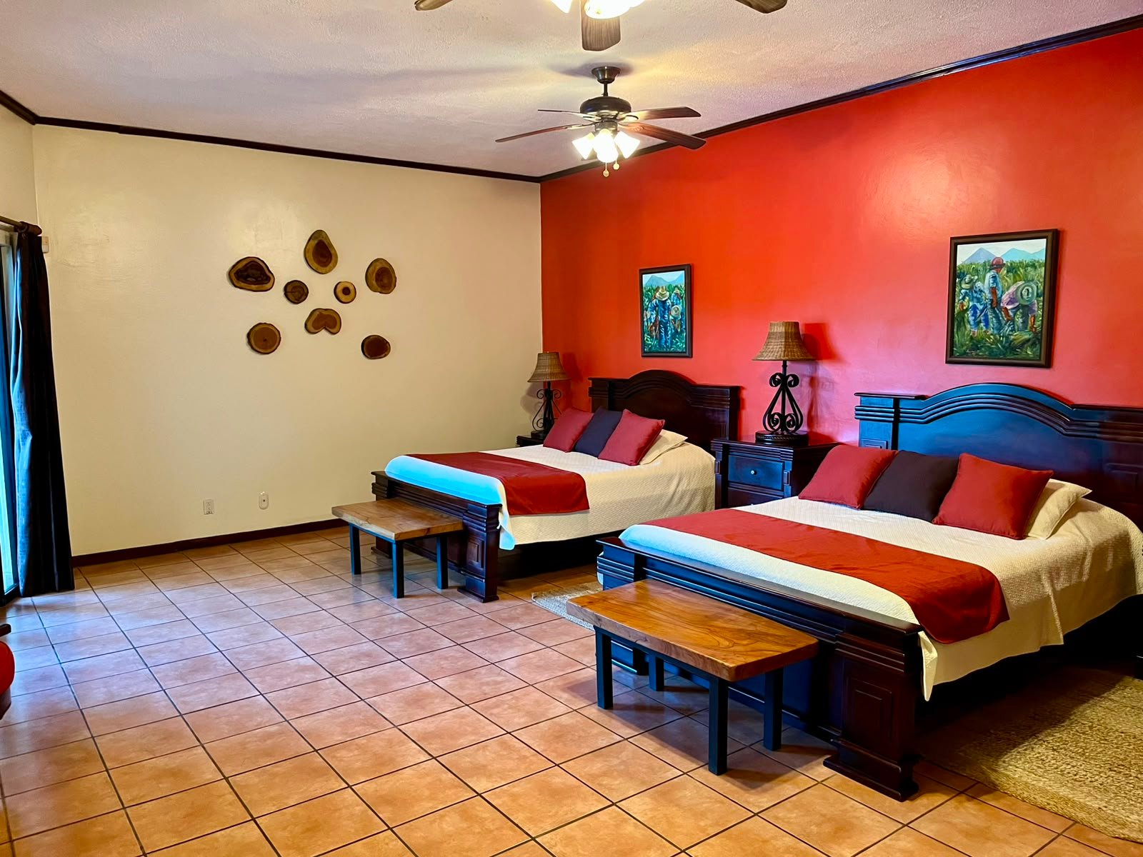 Double Queen Suite